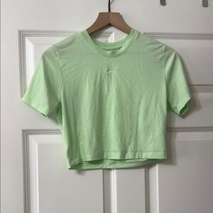 Nike Green Fitted Crop T-Shirt Short Sleeve